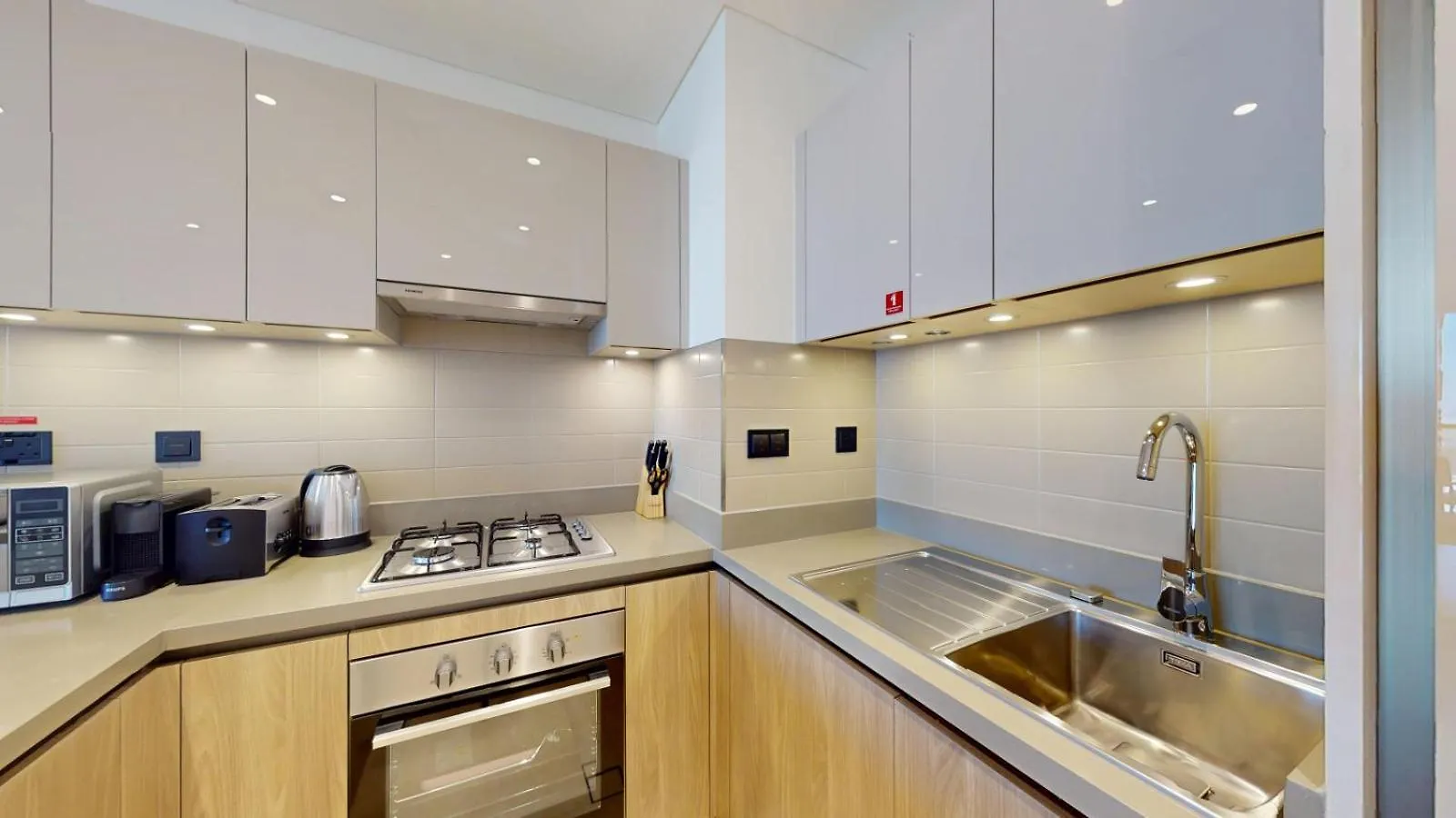 Apartment Waves Grande - One Bedroom With City View Dubai