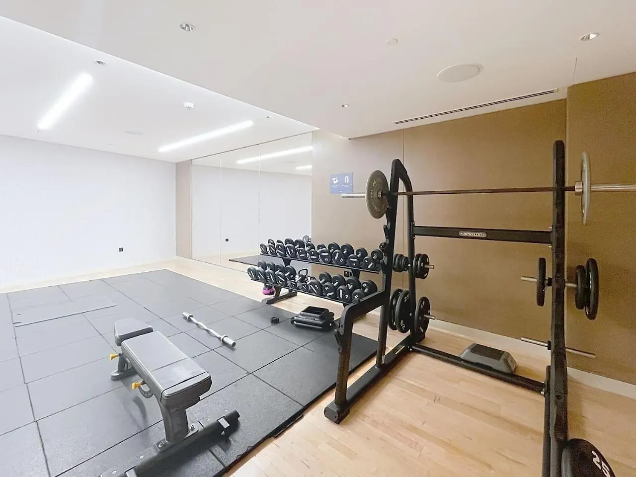 Waves Grande - One Bedroom With City View Dubai Apartment