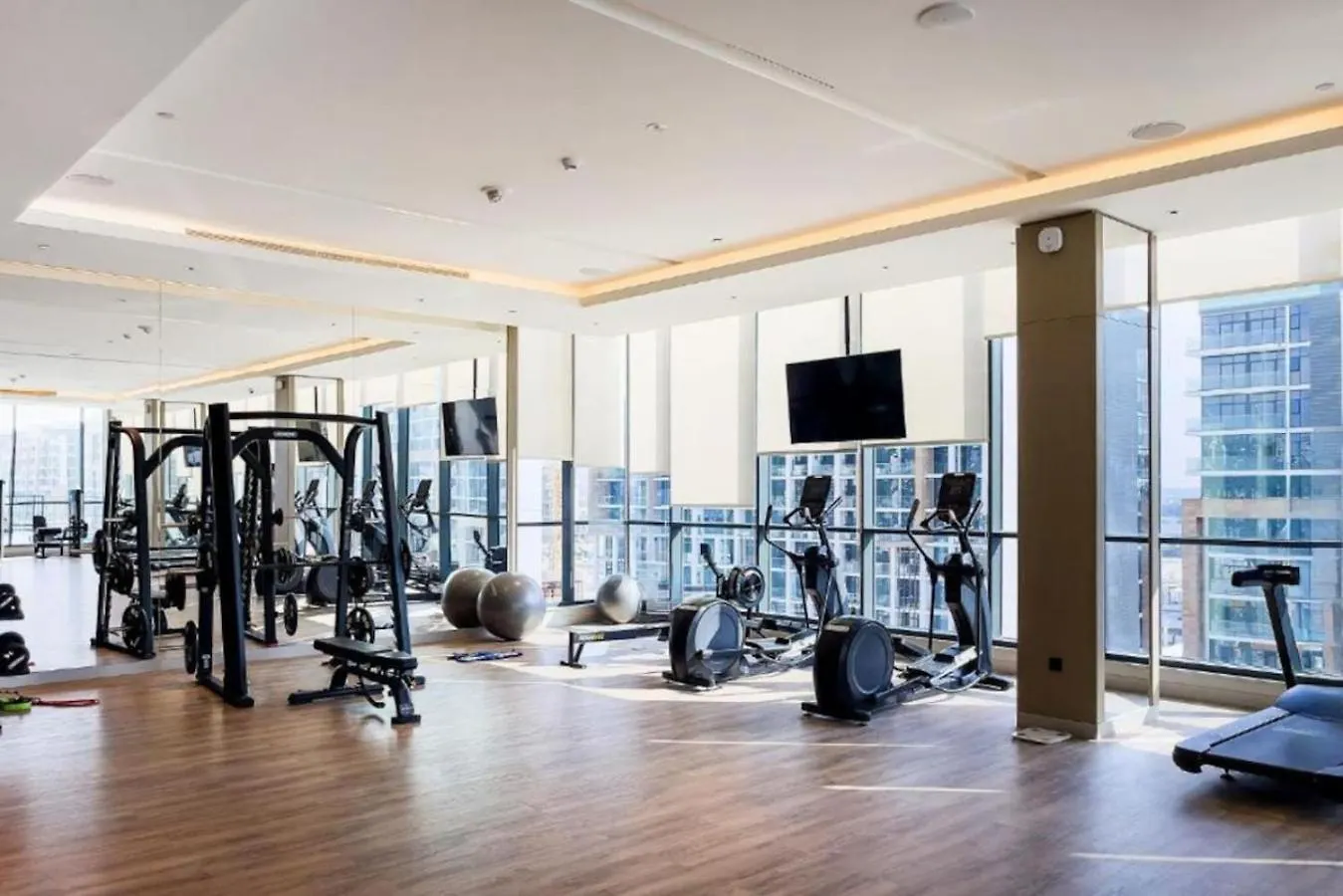 Waves Grande - One Bedroom With City View Dubai 0*,